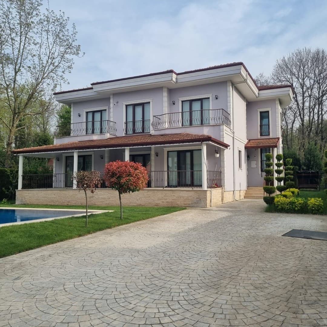 7+1 Havuzlu Bahçeli Dubleks Villa